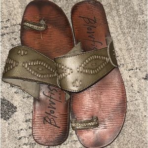 Women sandals